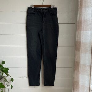 American Eagle Outfitters Curvy Mom Jeans